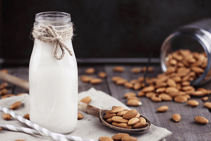 Tiết lộ 3 công thức nấu sữa hạnh nhân đơn giản nhất - Tui Khoẻ Còn Bạn