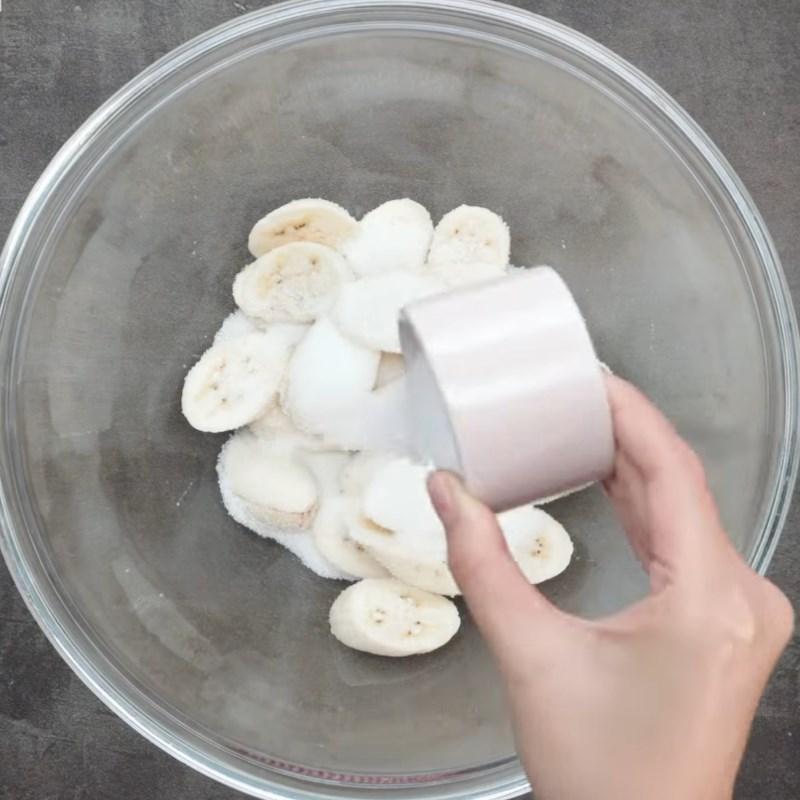 Bước 1 Sơ chế nguyên liệu Chè chuối bột báng nước cốt dừa