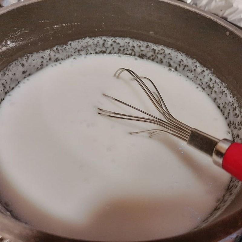 Bước 3 Nấu nước cốt dừa ăn kèm Chè nếp đậu trắng
