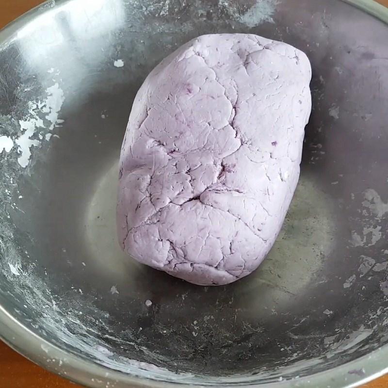 Bước 3 Trộn bột bánh Bánh trôi nước khoai chưng sĩ tím nhân đậu xanh