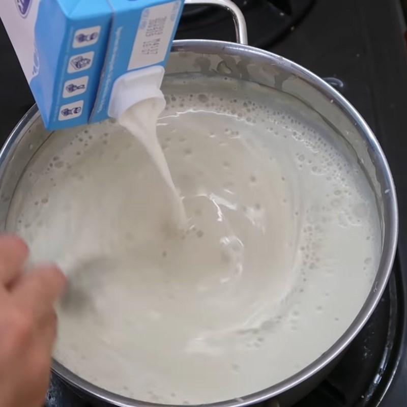 Bước 5 Nấu sữa Sữa đậu xanh lá dứa thạch giòn