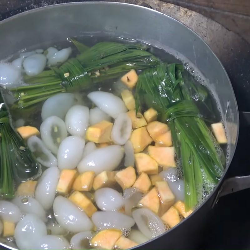 Bước 3 Nấu cơm dừa nước với đậu xanh, khoai lang Chè dừa nước đậu xanh khoai lang