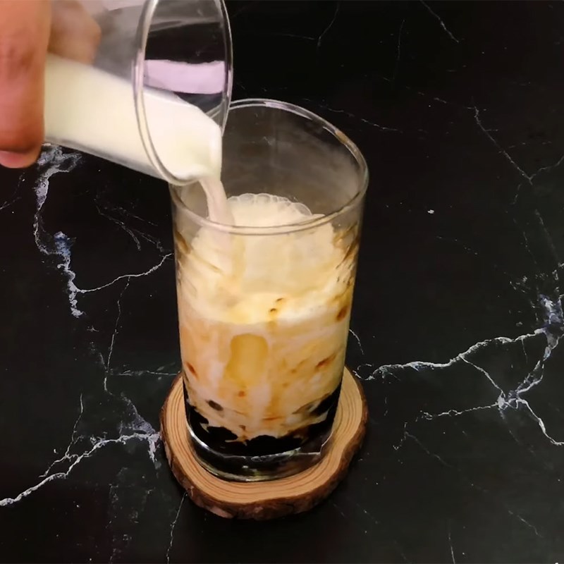 Bước 2 Hoàn thành Sữa tươi kem trứng trân châu đường đen