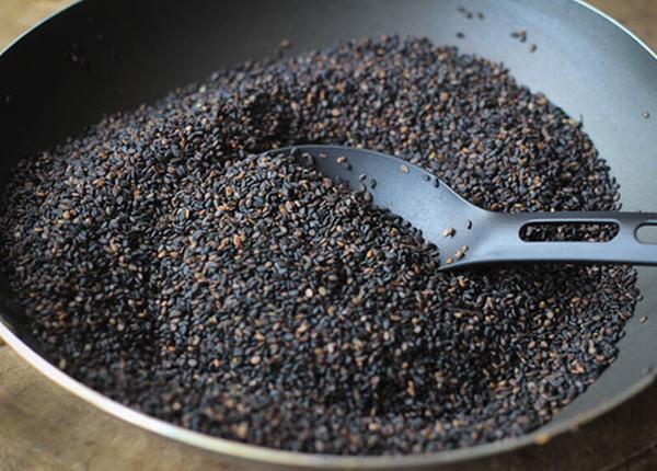 Cách nấu chè mè đen của người Hoa thơm ngon, dinh dưỡng