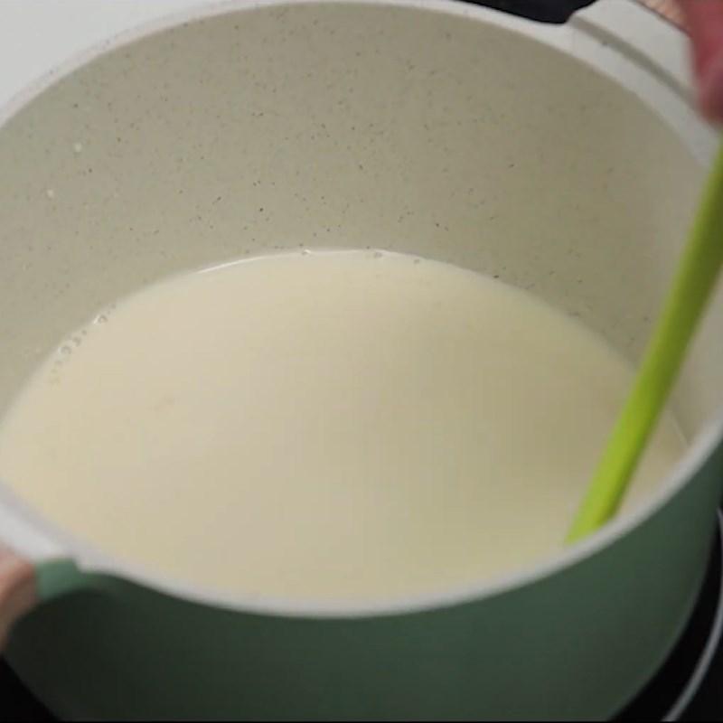 Bước 1 Nấu hỗn hợp rau câu sữa Chè khúc bạch con heo