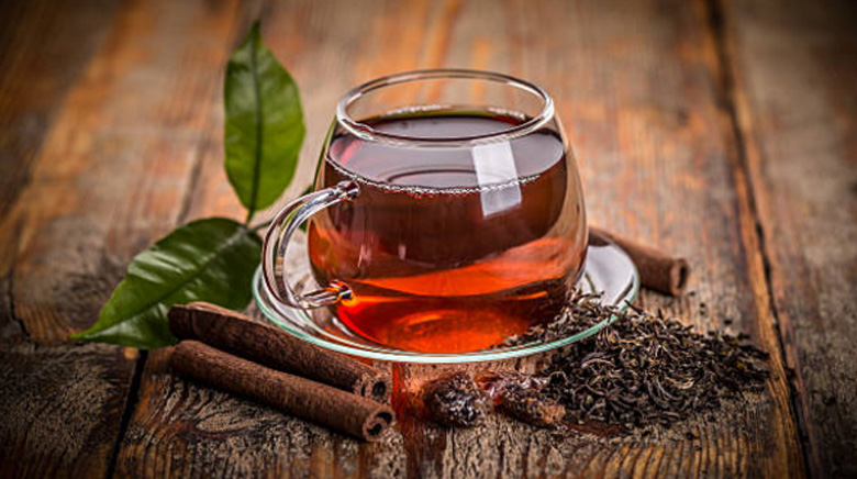 Cách làm trà đào macchiato: Pha trà
