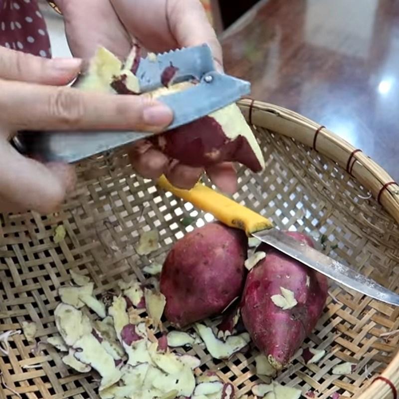 Bước 1 Sơ chế khoai lang Chè khoai lang đậu xanh cốt dừa