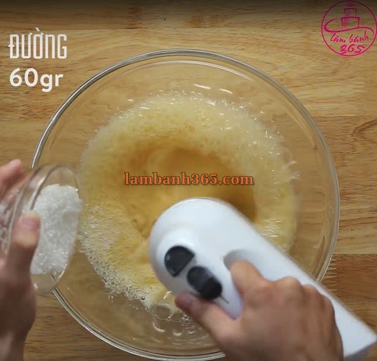 Cách làm bánh cuộn socola Thụy Sĩ 1
