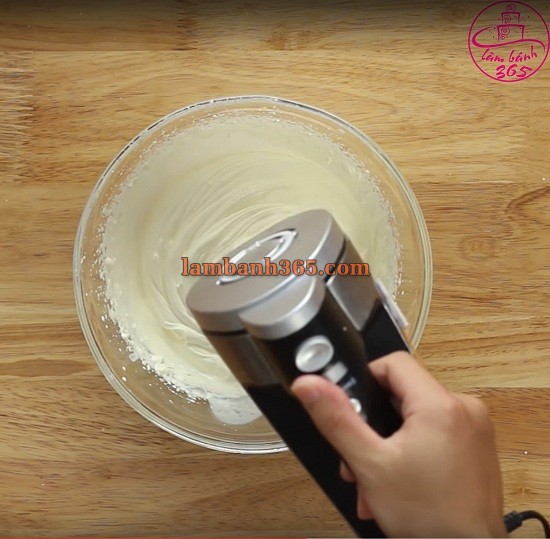Cách làm bánh cuộn socola Thụy Sĩ 5