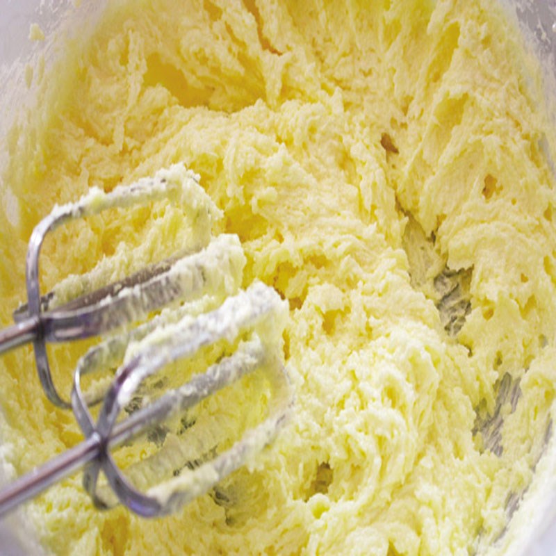 Bước 2 Trộn hỗn hợp bơ và trứng Bánh chocopie