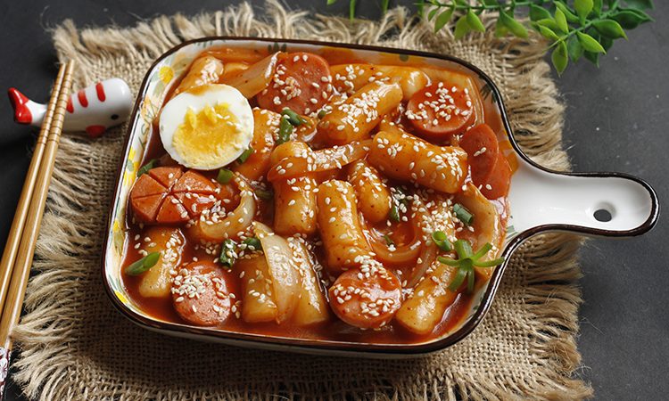 Tổng hợp 5 cách làm bánh gạo tokbokki bằng cơm nguội đơn giản tại nhà 11 / 2024