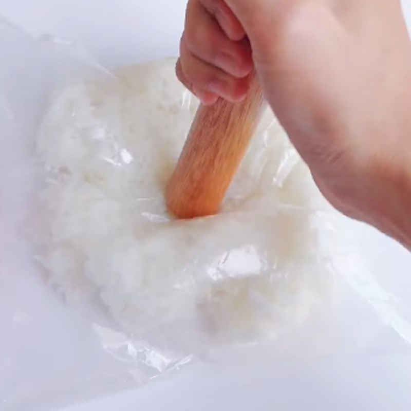 Bước 1 Nghiền nhuyễn cơm Bánh gạo tokbokki bằng cơm nguội
