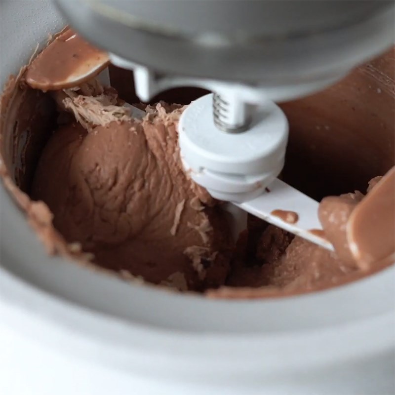 Bước 3 Làm kem Kem bơ đậu phộng socola