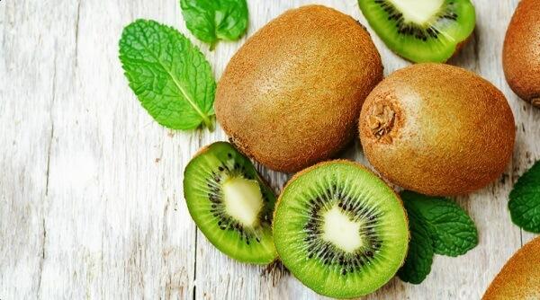 Kiwi rất giàu vitamin C và vitamin K