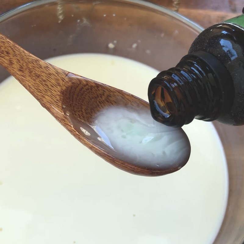 Bước 2 Trộn hỗn hợp sữa bạc hà Kem bạc hà socola