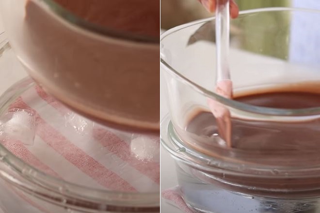 cho tô nước thạch pudding socola cafe lên thau đá lạnh và khuấy đều