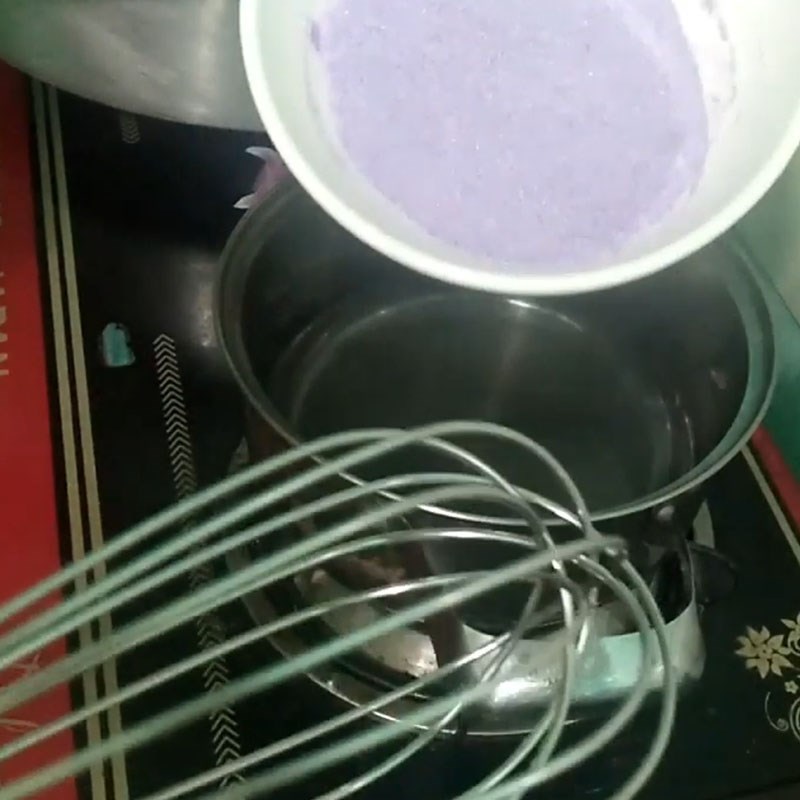Bước 2 Nấu thạch pudding Pudding khoai môn từ bột pudding khoai môn