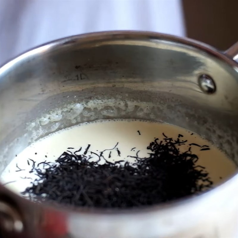 Bước 1 Nấu hỗn hợp trà kem sữa Kem trà sữa trâu châu đường đen