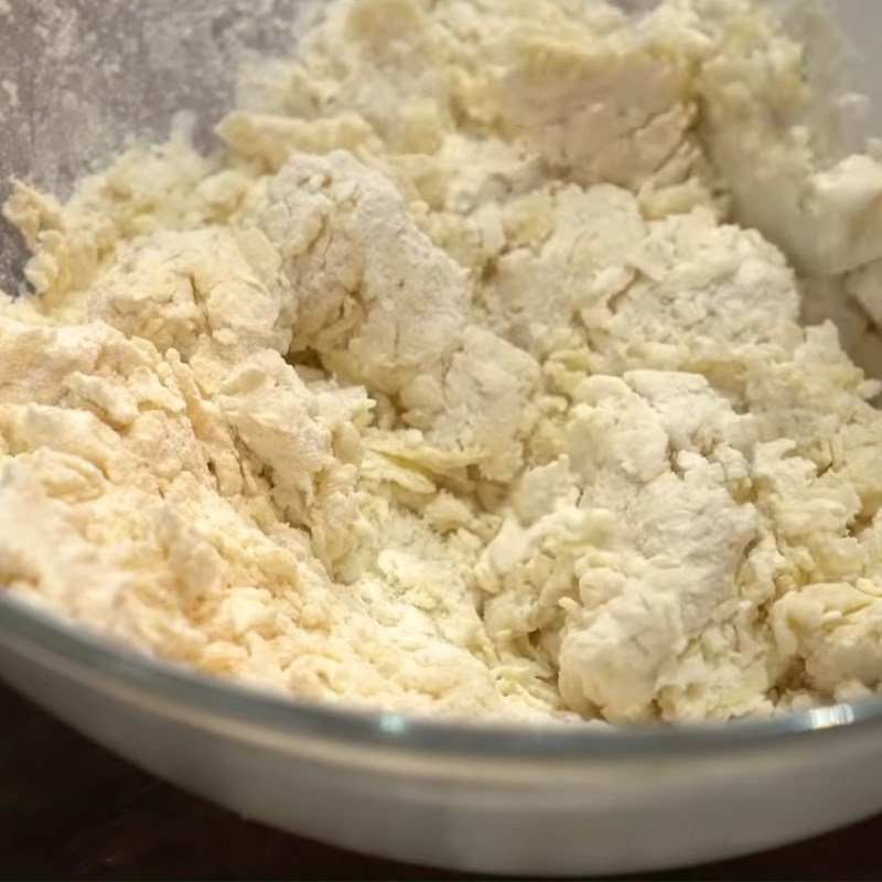 Bước 1 Trộn bột Bánh mì bơ tỏi phủ phô mai