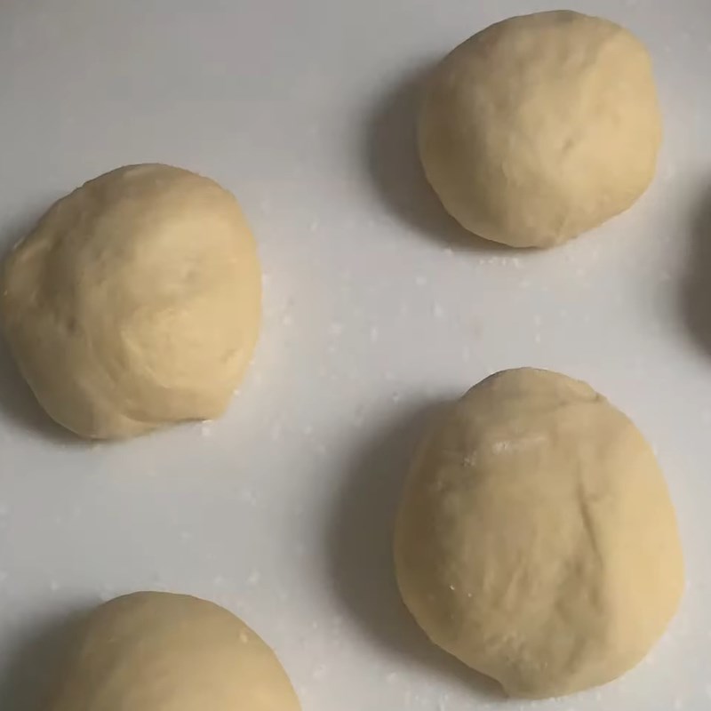 Bước 7 Tạo hình bánh Bánh bao nướng nhân khoai tây phô mai