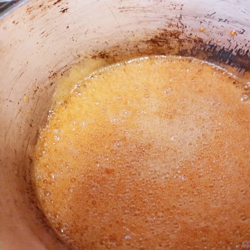 Bước 1 Sơ chế đào và làm caramel Bánh bông lan đào caramel