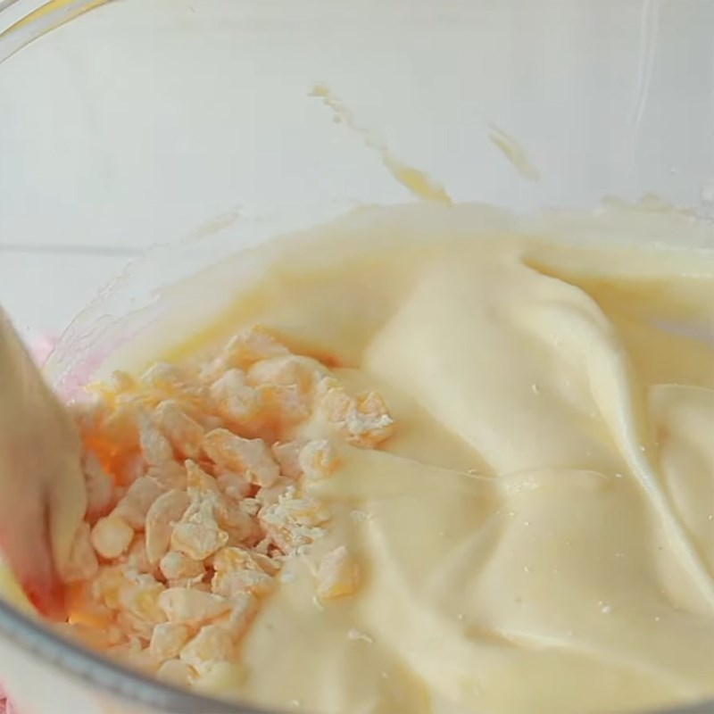 Bước 4 Trộn bột với tròng white và những nguyên vẹn vật tư rất khác Bánh bông lan vỏ hộp hộp sữa chua đào