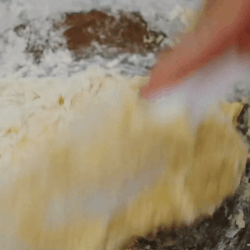 Bước 2 Trộn bột bánh Bánh mì quế cuộn kem phô mai