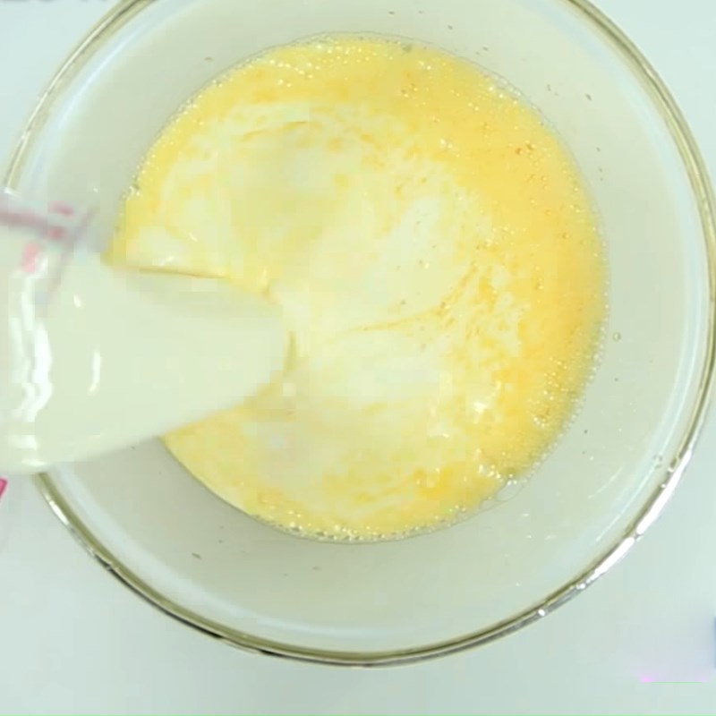 Bước 2 Trộn lếu hợp ý sữa trứng Bánh pudding chuối vị nồi cơm trắng điện