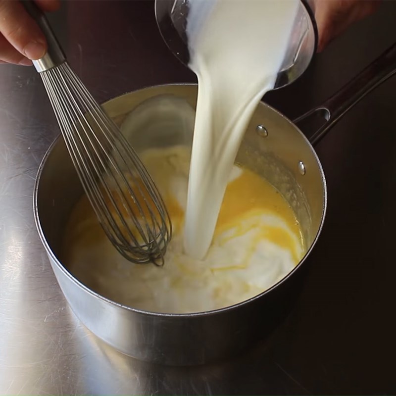 Bước 2 Nấu láo hợp ý pudding Bánh pudding chuối