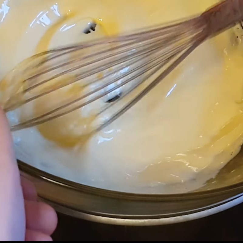 Bước 1 Làm nóng hỗn hợp trứng Bánh tiramisu xoài