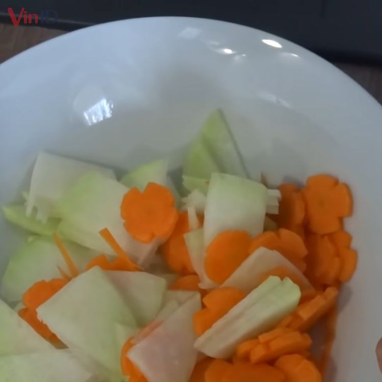 Su hào và cà rốt cắt lát