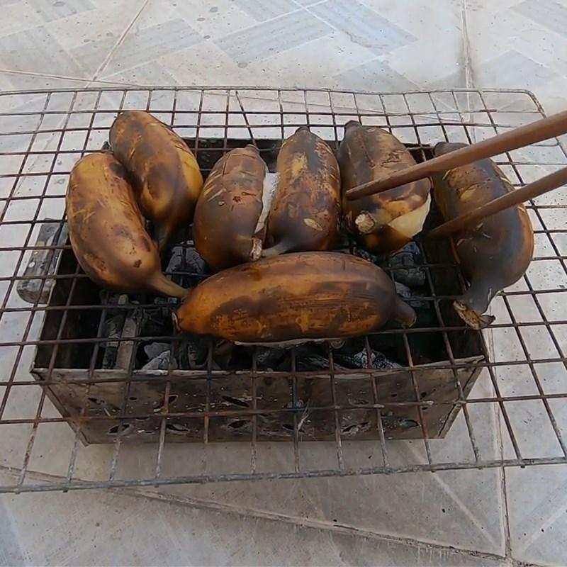 Bước 3 Nướng chuối Chuối nướng nước cốt dừa
