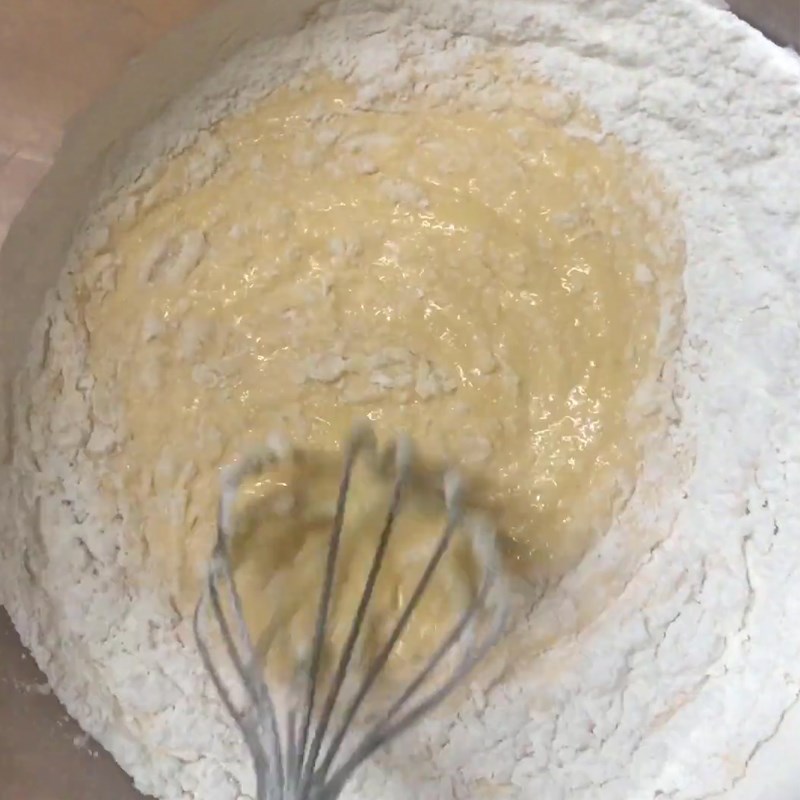 Bước 2 Trộn bột bánh Bánh bông lan hộp sữa chua vì như thế nồi rán ko dầu bông mềm