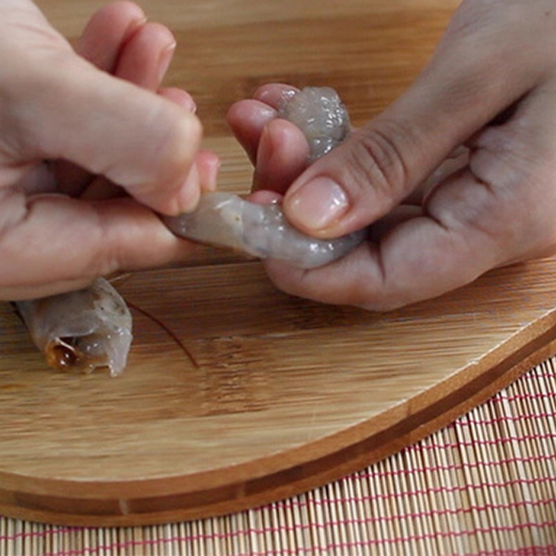 Bước 1 Sơ chế hải sản Bánh đa xào hải sản