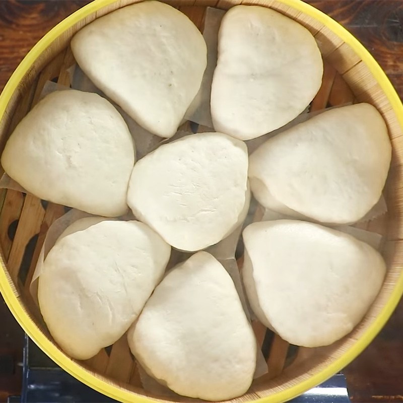 Bước 2 Cán bột và hấp bánh Bánh bao kẹp thịt Đài Loan