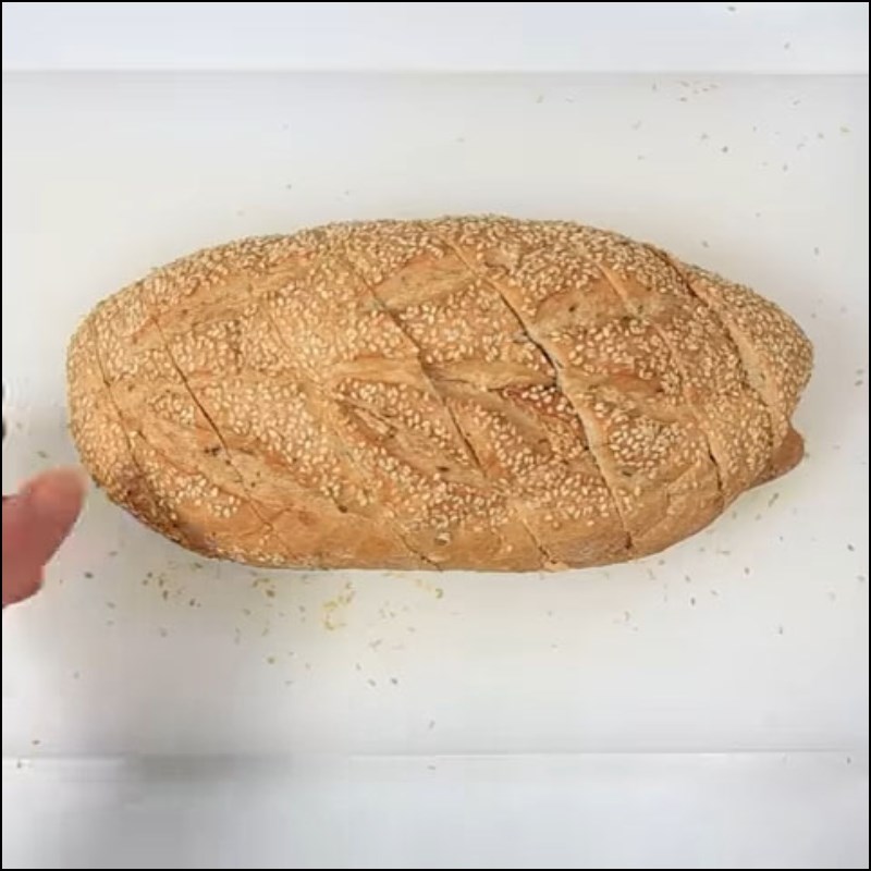 Bước 2 Cắt bánh mì Bánh mì nướng sa tế phô mai