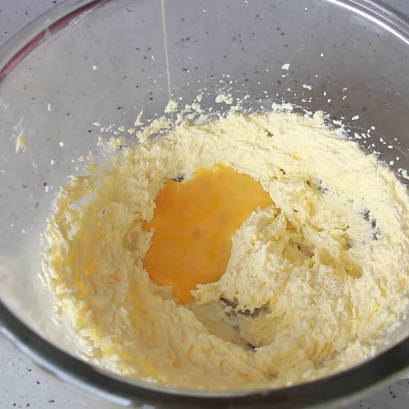 Bước 2 Đánh trộn láo hợp ý bơ trứng Bánh quy bắp - Cookie ngô