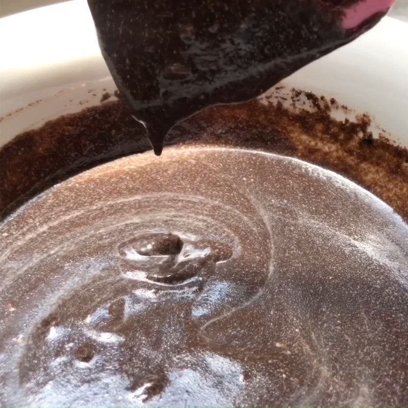 Bước 1 Nghiền bánh Bánh than tổ ong bằng bánh oreo