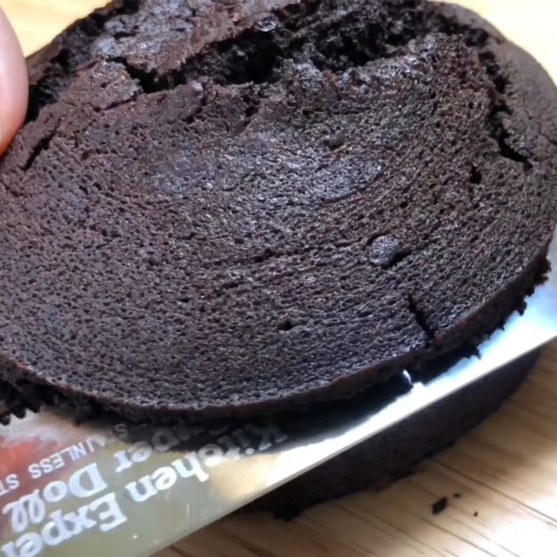 Bước 3 Tạo hình than tổ ong Bánh than tổ ong bằng bánh oreo