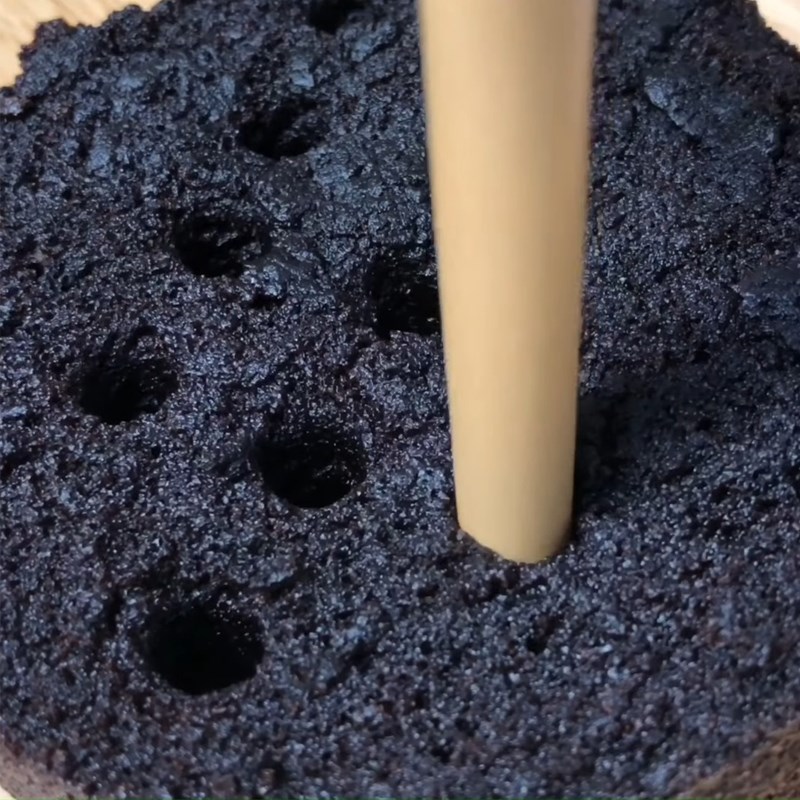 Bước 3 Tạo hình than tổ ong Bánh than tổ ong bằng bánh oreo