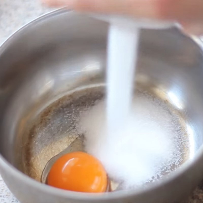 Bước 1 Làm hỗn hợp phô mai Cách làm bánh bông lan trứng muối