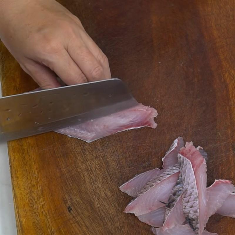 Bước 1 Sơ chế cá lóc Bánh canh cá lóc
