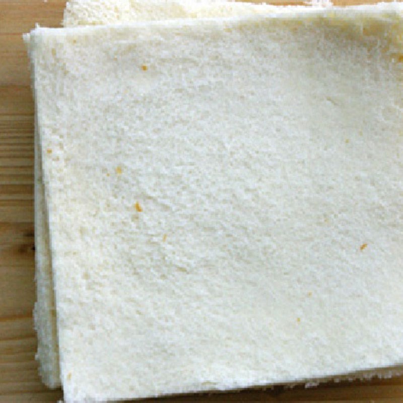 Bước 1 Cắt bánh mỳ bánh mì cuộn phô mai