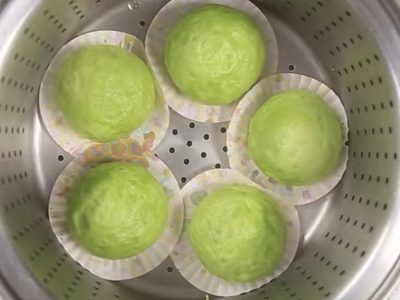 Hướng dẫn cách làm bánh bao trà xanh nhân kem trứng siêu nhanh, lạ miệng 09 / 2022