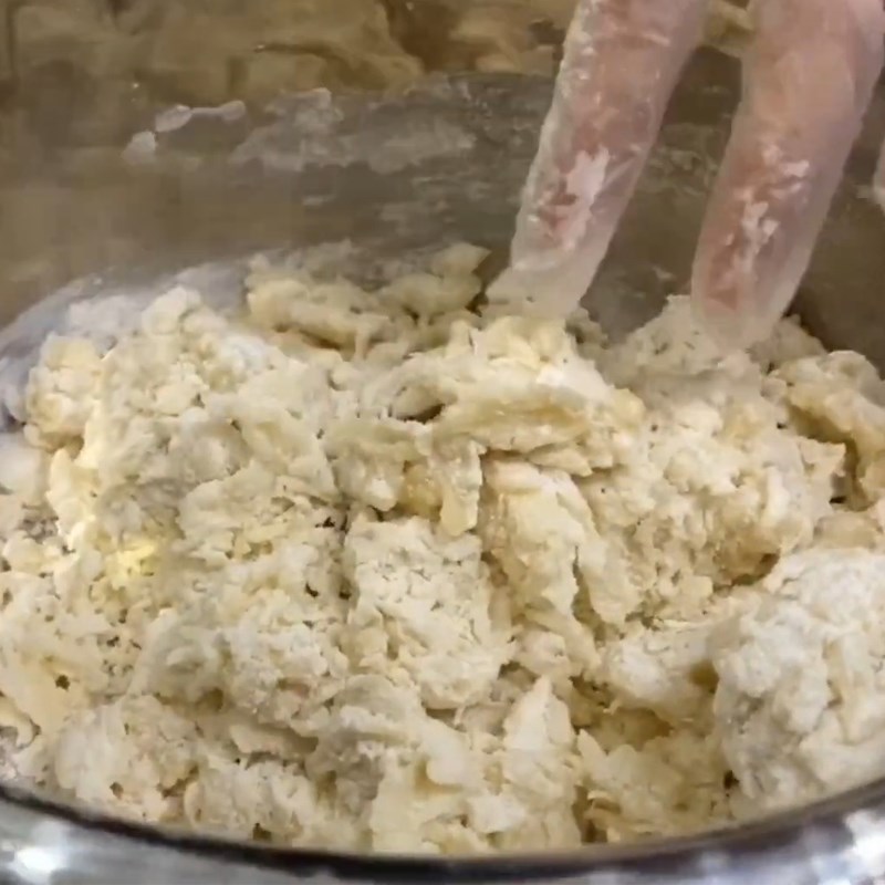 Bước 1 Trộn và nhồi bột Bánh sầu riêng trứng muối