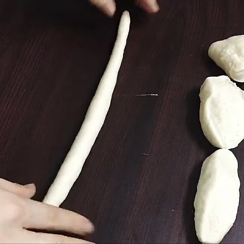 Bước 3 Chia bột và tạo hình bánh Bánh bao mini