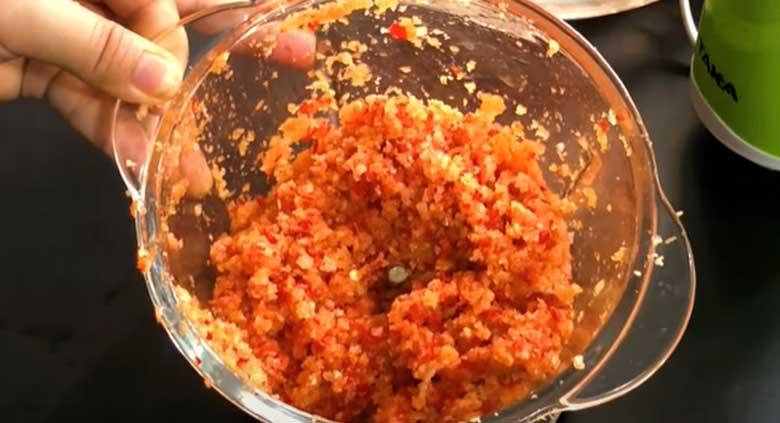 Cách làm chùm ruột muối ớt: Làm muối ớt