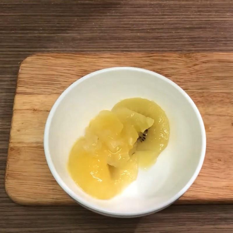 Bước 4 Làm sốt trái cây Cách làm đậu hũ non yến mạch hoa đậu biếc