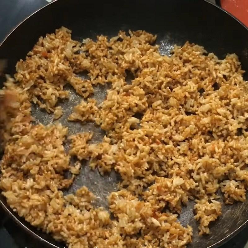 Cách làm gạo rang gia vị tỏi ớt vừa thơm ngon vừa dễ làm - Hình 9