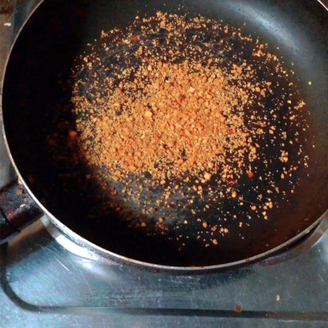 Cách làm hạt mít rang muối ớt món ăn dân dã đơn giản vị ngon bất ngờ